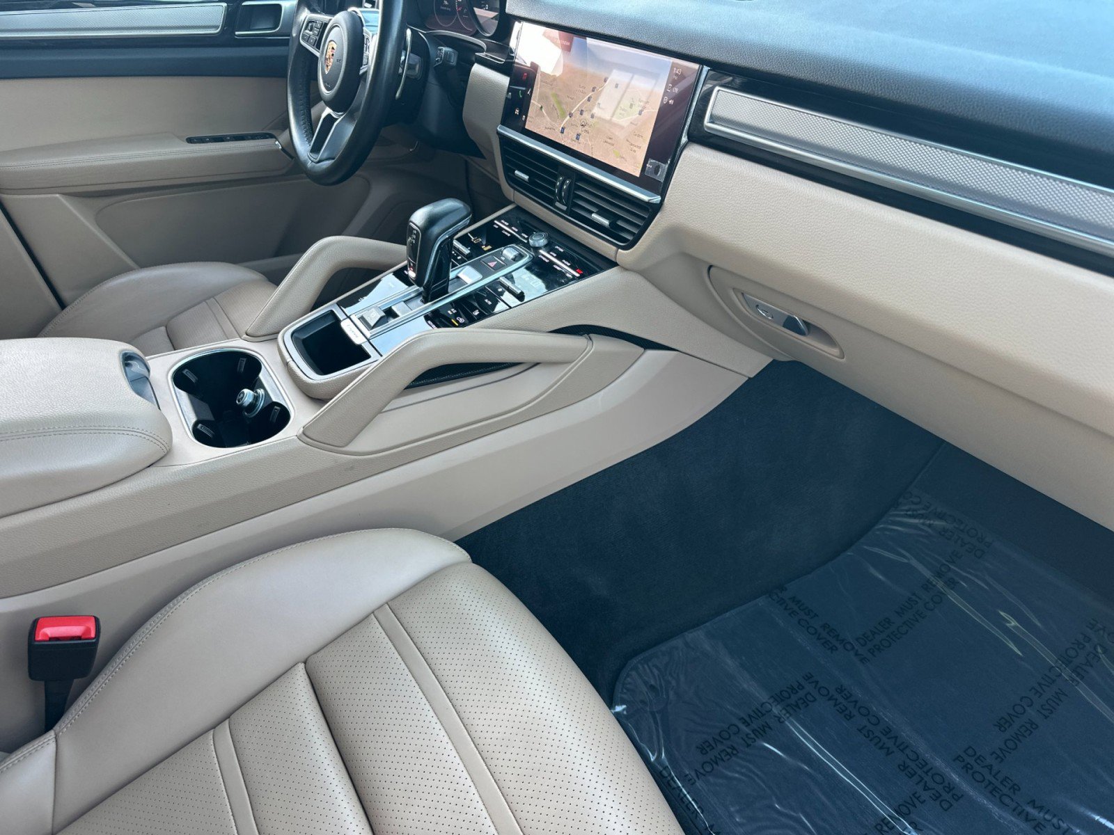 Used 2022 Porsche Cayenne Platinum Edition image 16