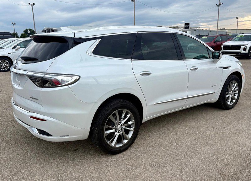Used 2022 Buick Enclave Avenir w/ Avenir Technology Package AWD/4WD image 3