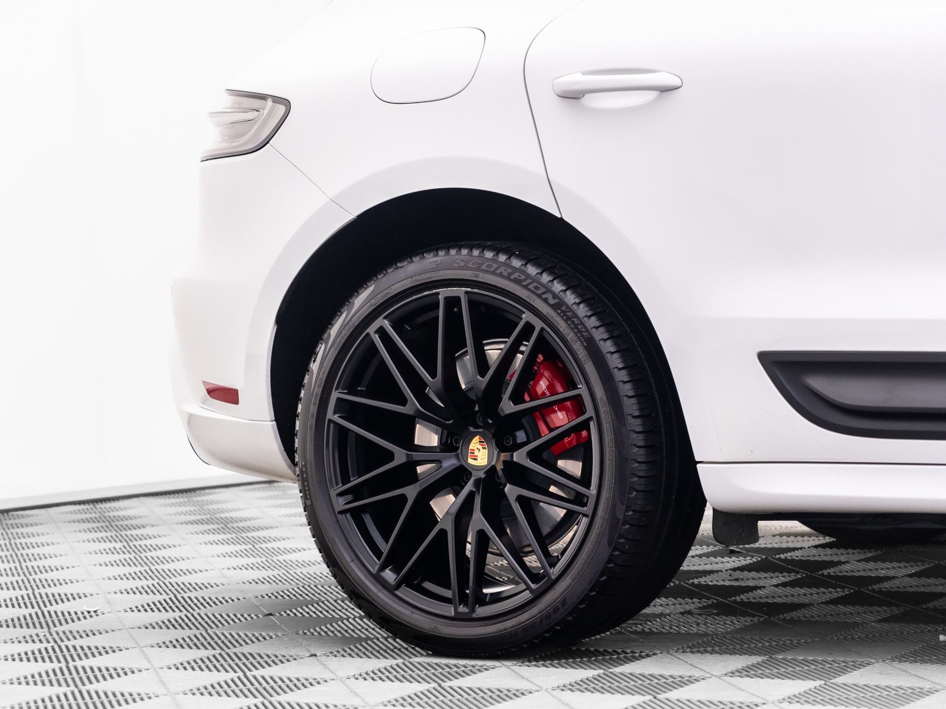 Used 2023 Porsche Macan GTS AWD/4WD image 37