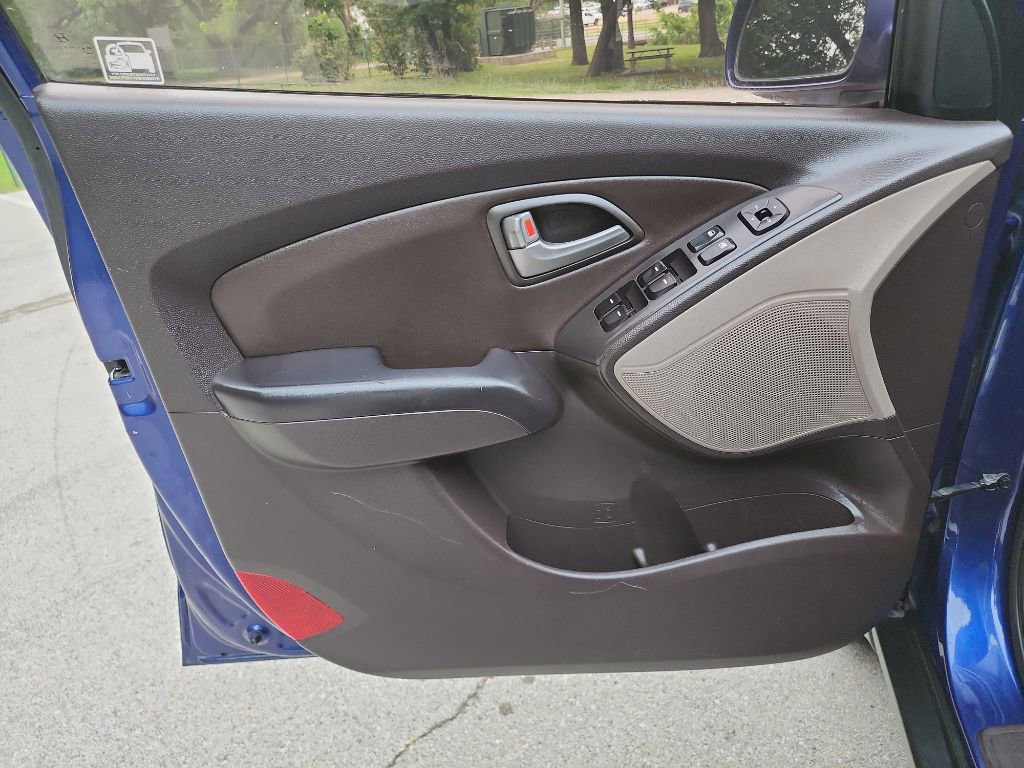 Used 2011 Hyundai Tucson GLS FWD image 9
