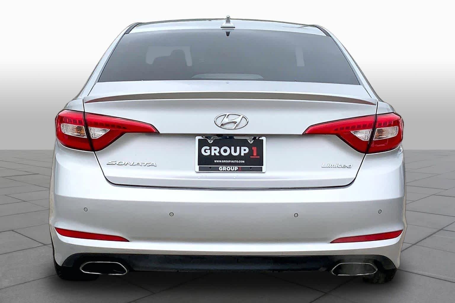 Used 2017 Hyundai Sonata Limited w/ Ultimate Package 04 FWD image 5