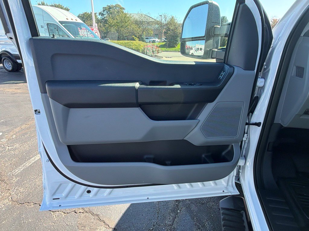 New 2027 Ford F250 XL RWD image 13