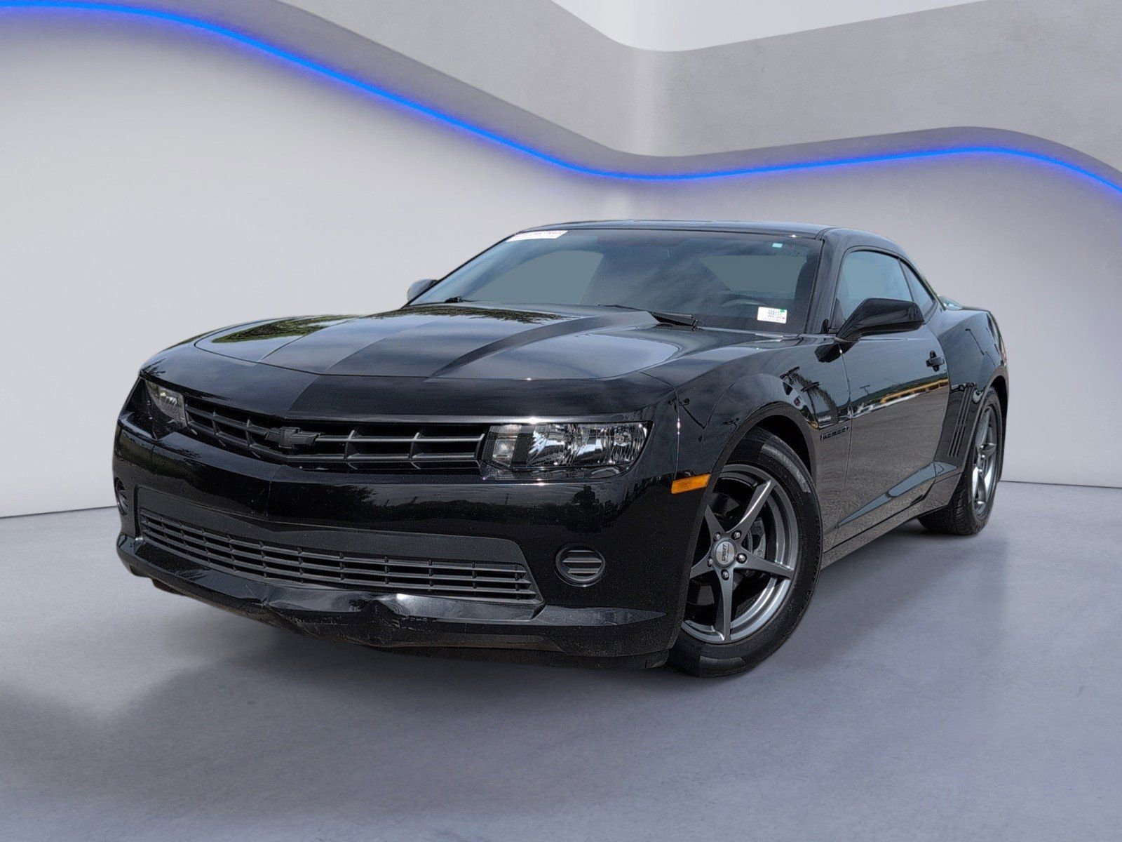 Used 2015 Chevrolet Camaro LS RWD image 2
