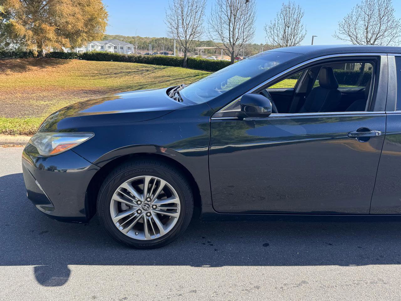 Used 2017 Toyota Camry SE image 7