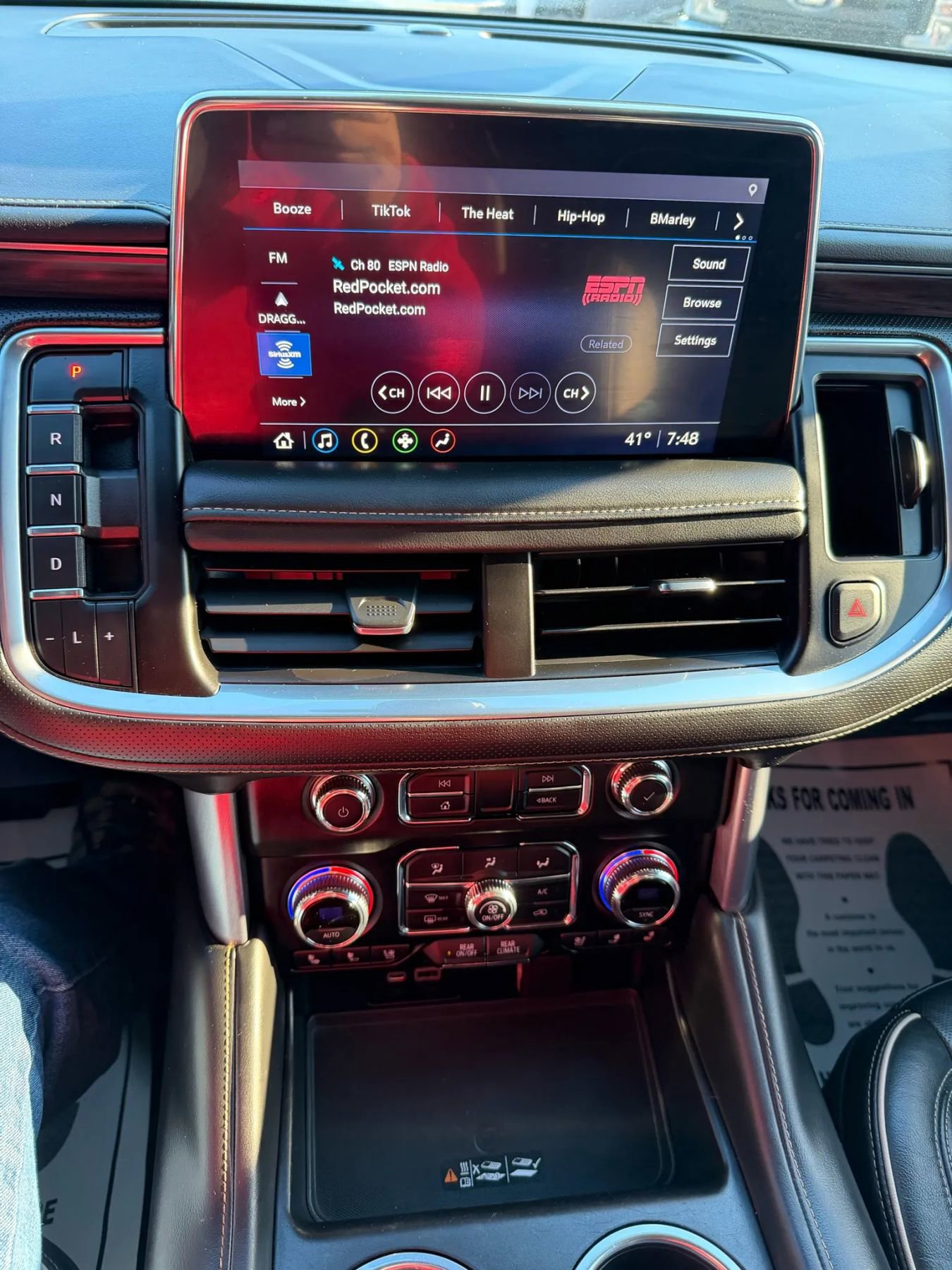 Used 2021 GMC Yukon XL SLT image 9