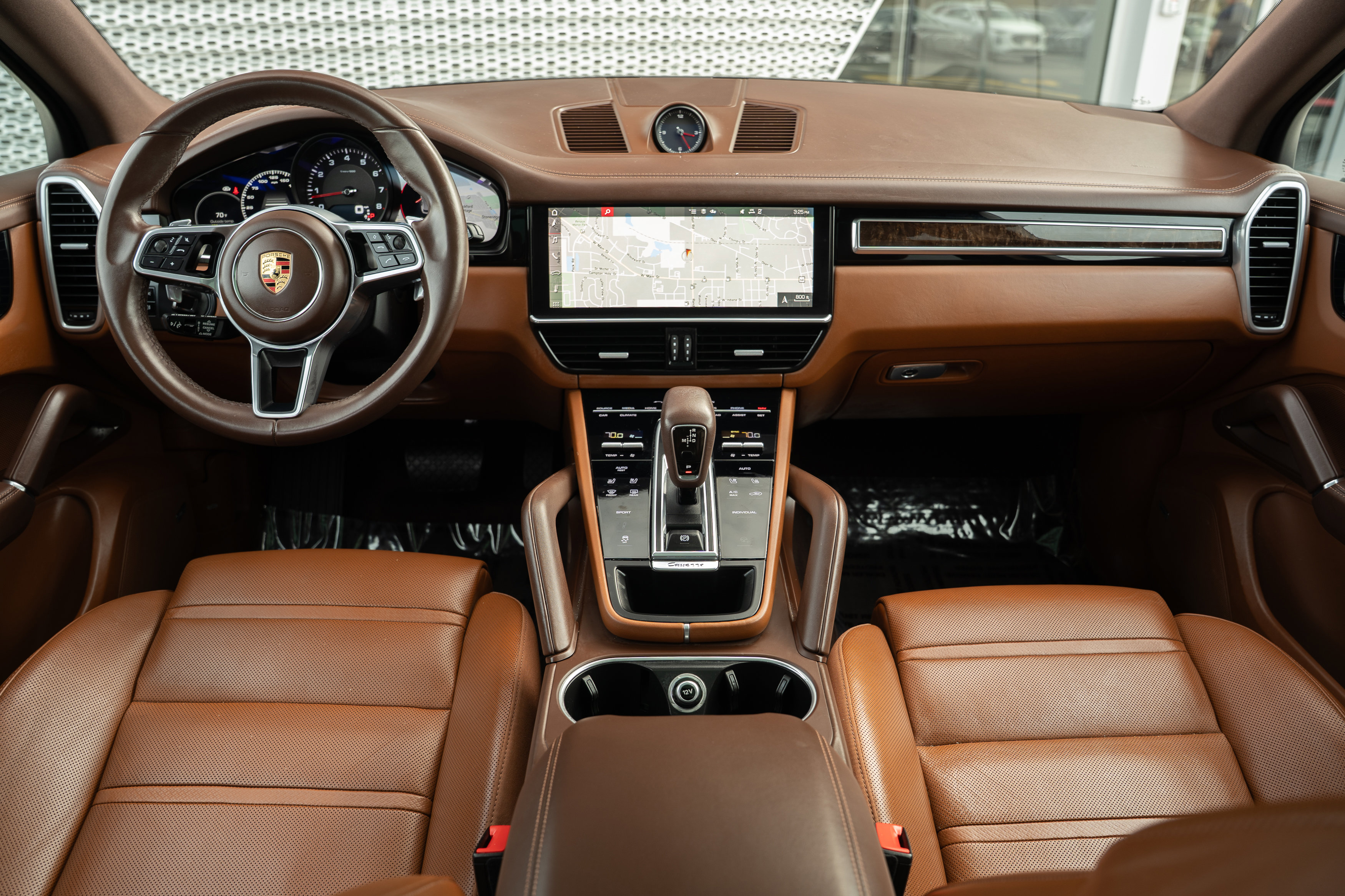 Used 2021 Porsche Cayenne image 8