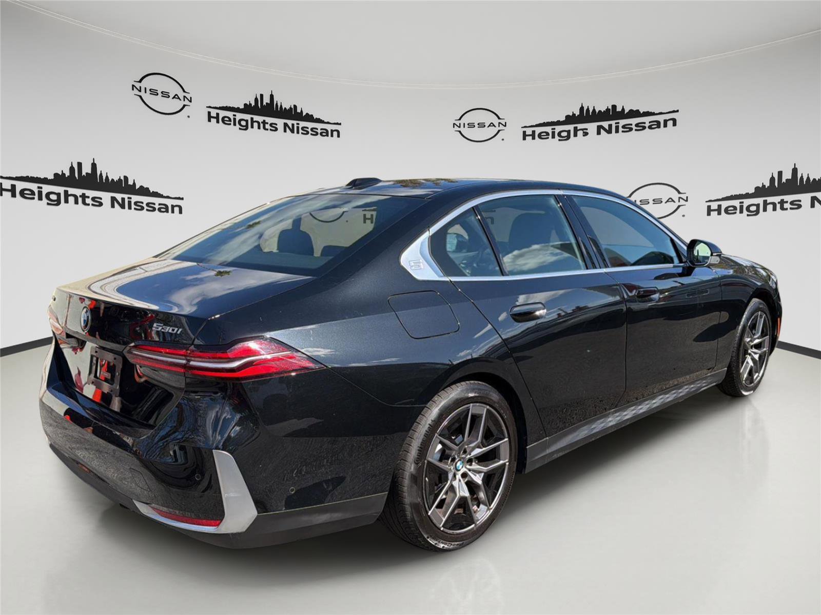 Used 2026 BMW 530i xDrive AWD/4WD image 5