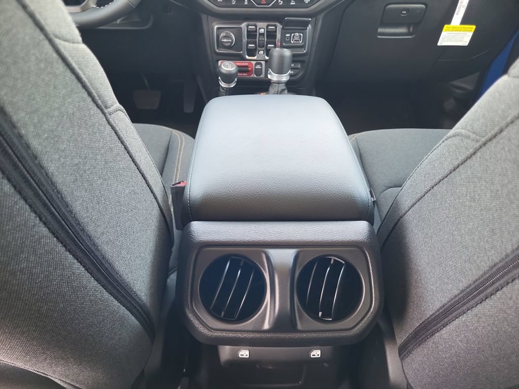 Used 2025 Jeep Wrangler Unlimited Sport AWD/4WD image 21