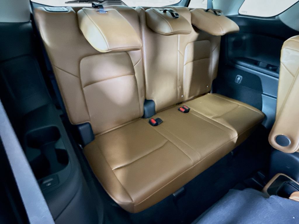 Certified 2025 Nissan Pathfinder Platinum AWD/4WD image 34