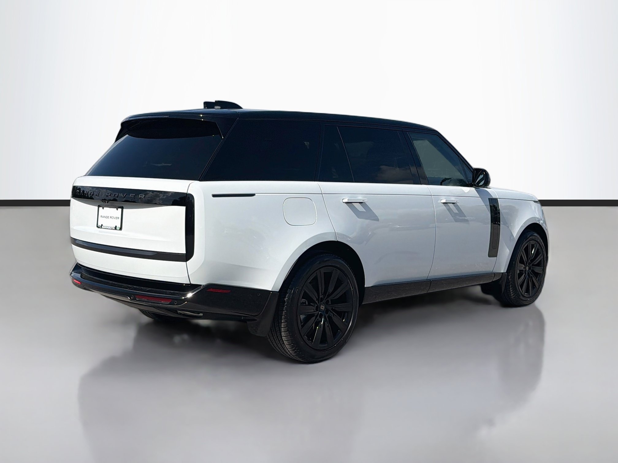 New 2027 Land Rover Range Rover Long Wheelbase SE AWD/4WD image 5
