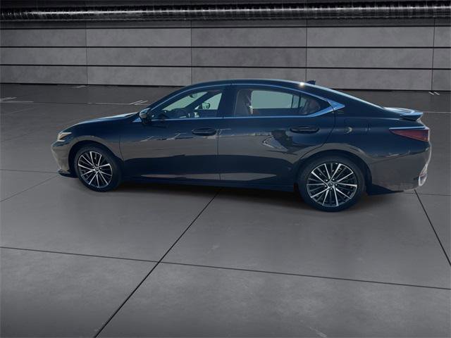 Certified 2025 Lexus ES 300h w/ Premium Package image 5