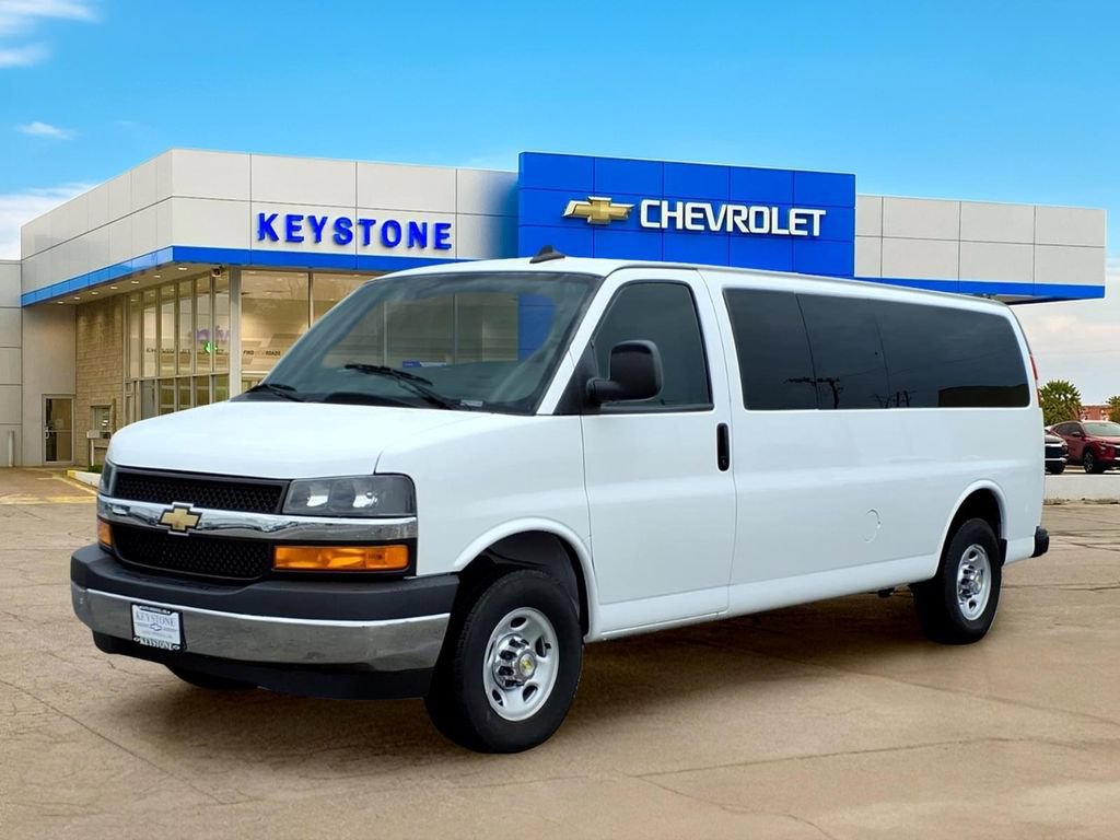 Used 2024 Chevrolet Express 3500 LT w/ LT Preferred Equipment Group RWD image 3