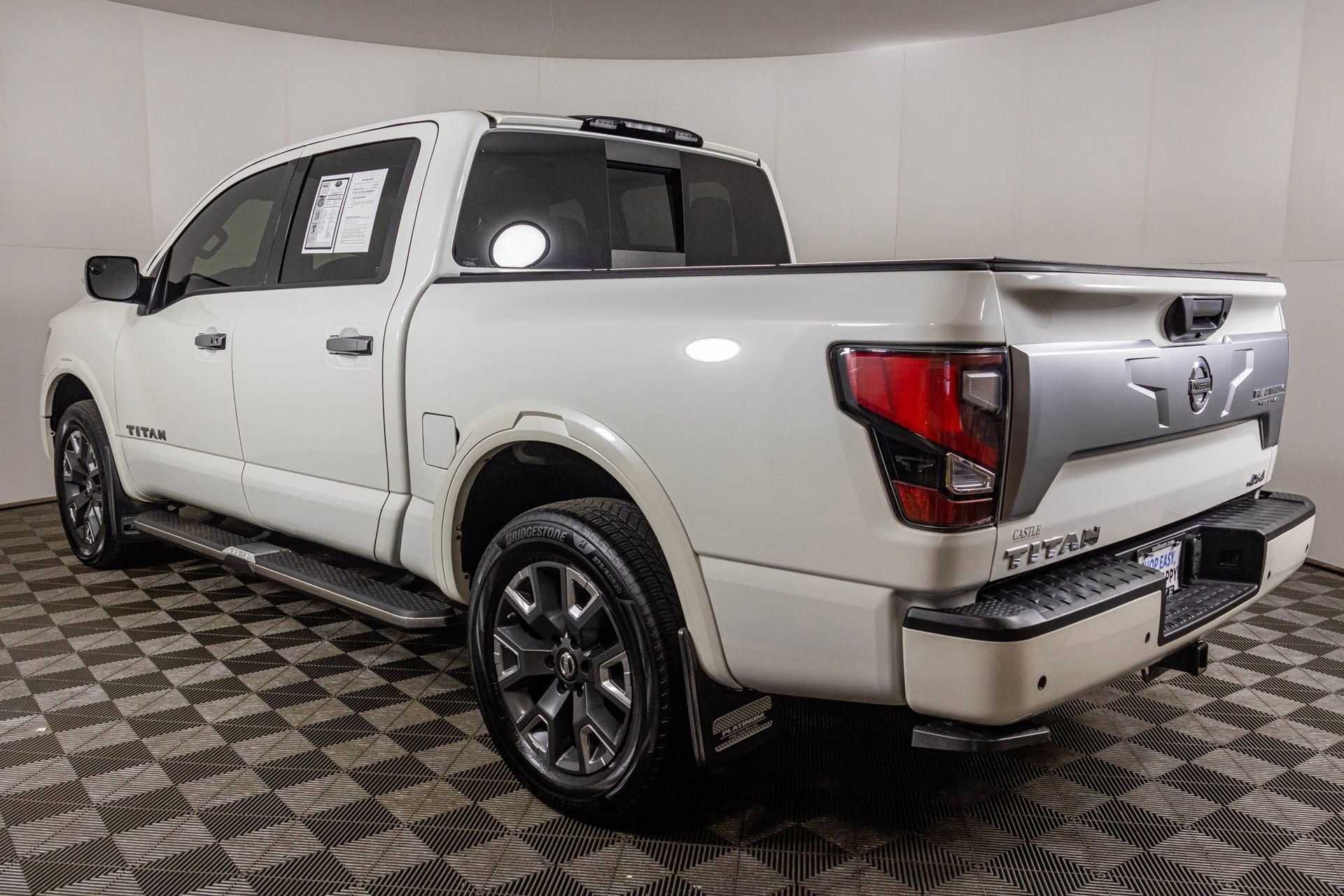 Used 2021 Nissan Titan Platinum Reserve w/ Moonroof Package AWD/4WD image 21