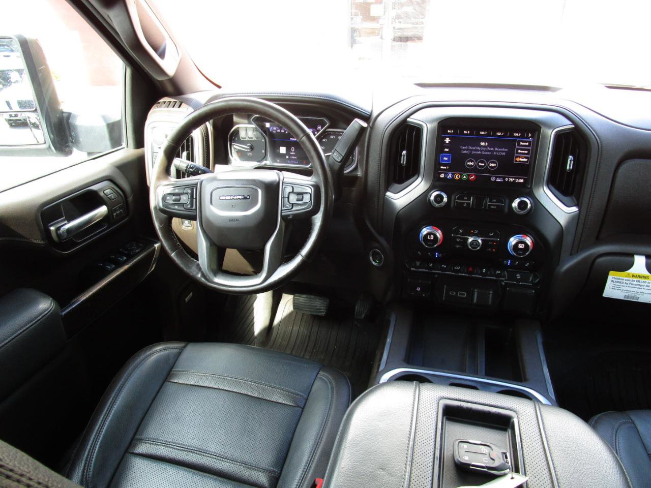 Used 2020 GMC Sierra 2500 Denali w/ Denali Ultimate Package AWD/4WD image 9
