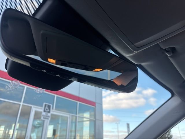 Used 2023 Toyota Highlander XLE image 8