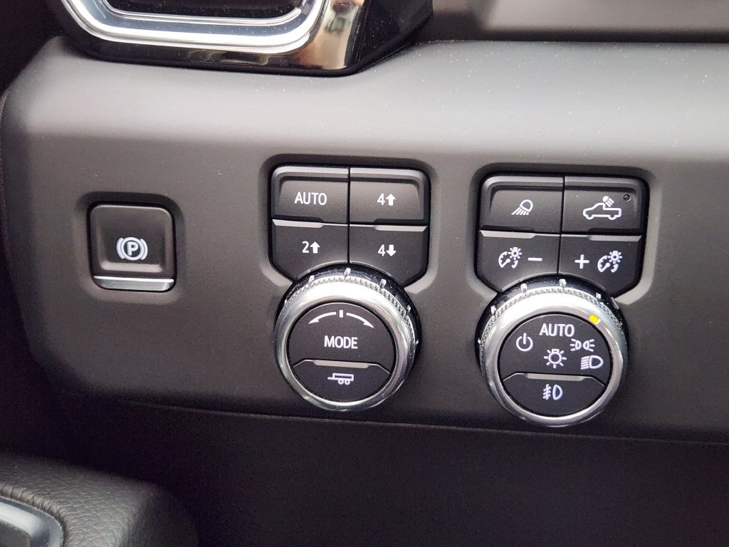 Used 2024 GMC Sierra 2500 Denali w/ Denali Reserve Package AWD/4WD image 27