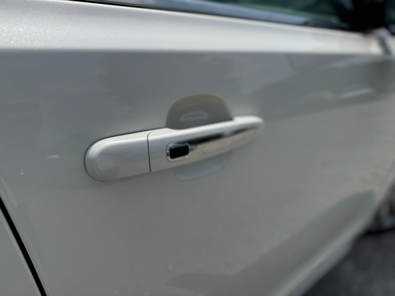 Used 2014 Lincoln MKS AWD w/ Equipment Group 101A image 16