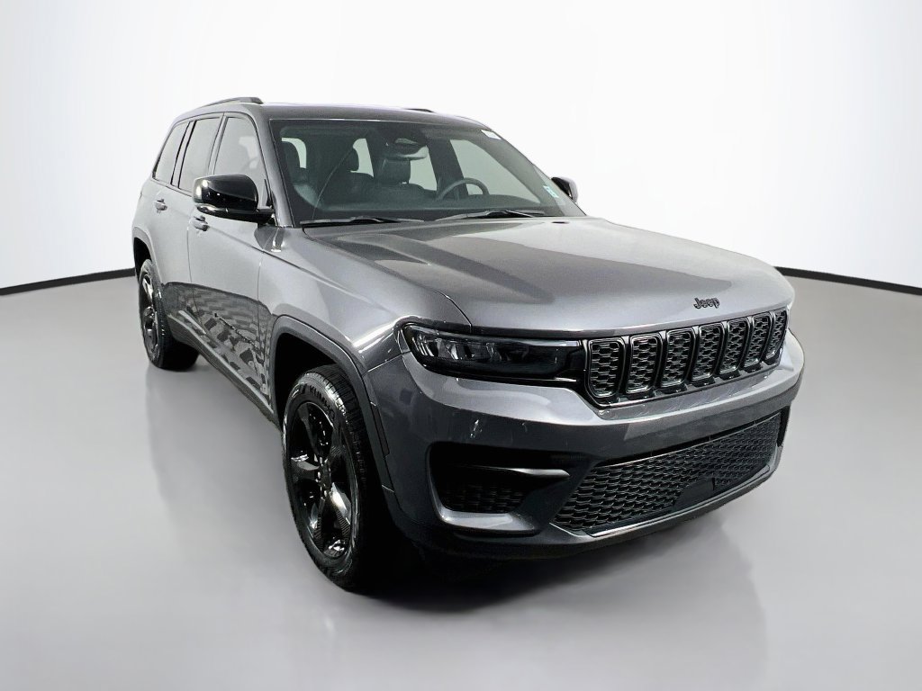 Used 2024 Jeep Grand Cherokee Altitude