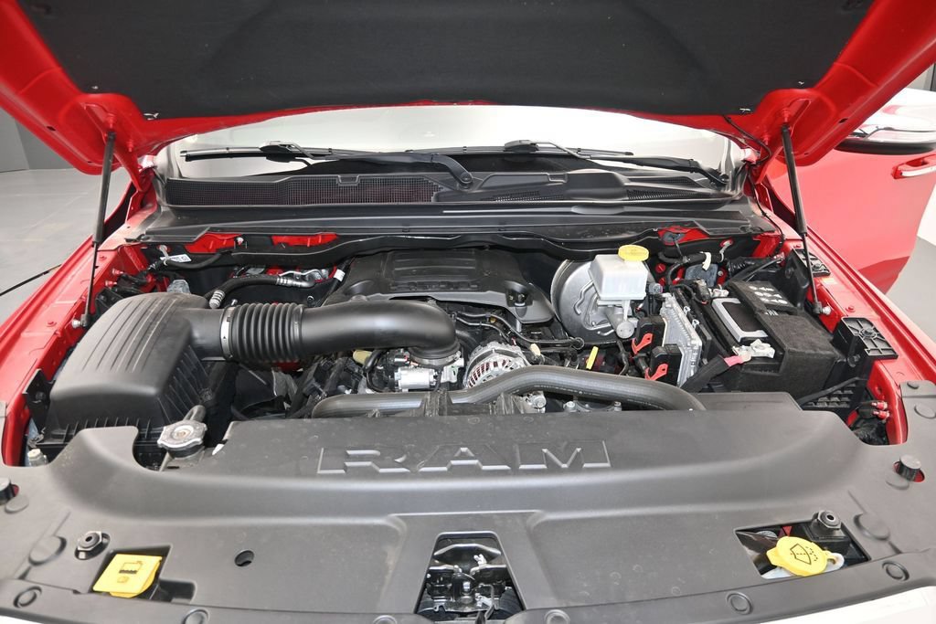 Used 2022 RAM 1500 Laramie AWD/4WD image 11