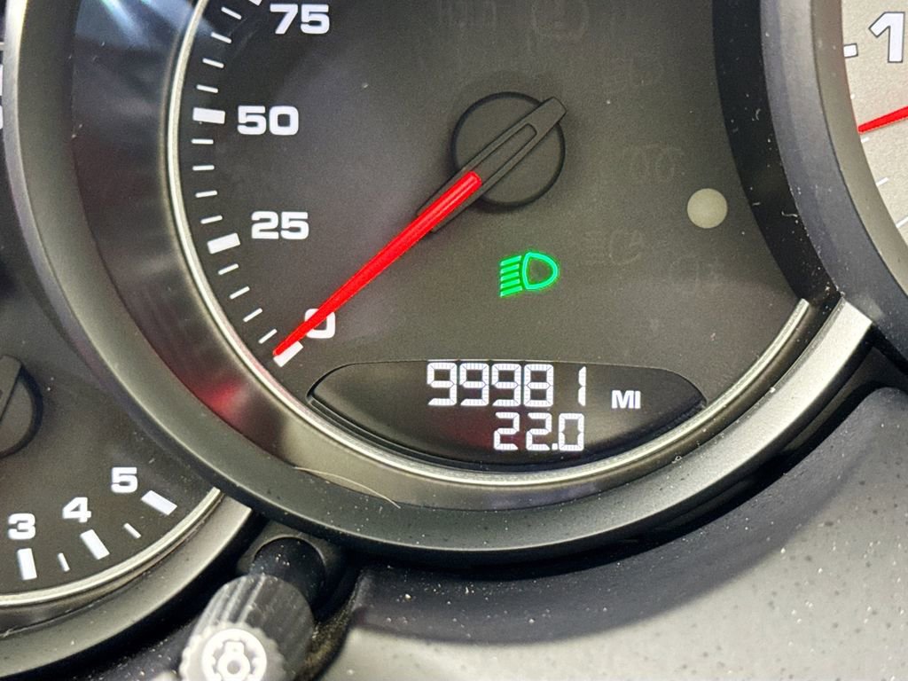 Used 2016 Porsche Cayenne S image 12