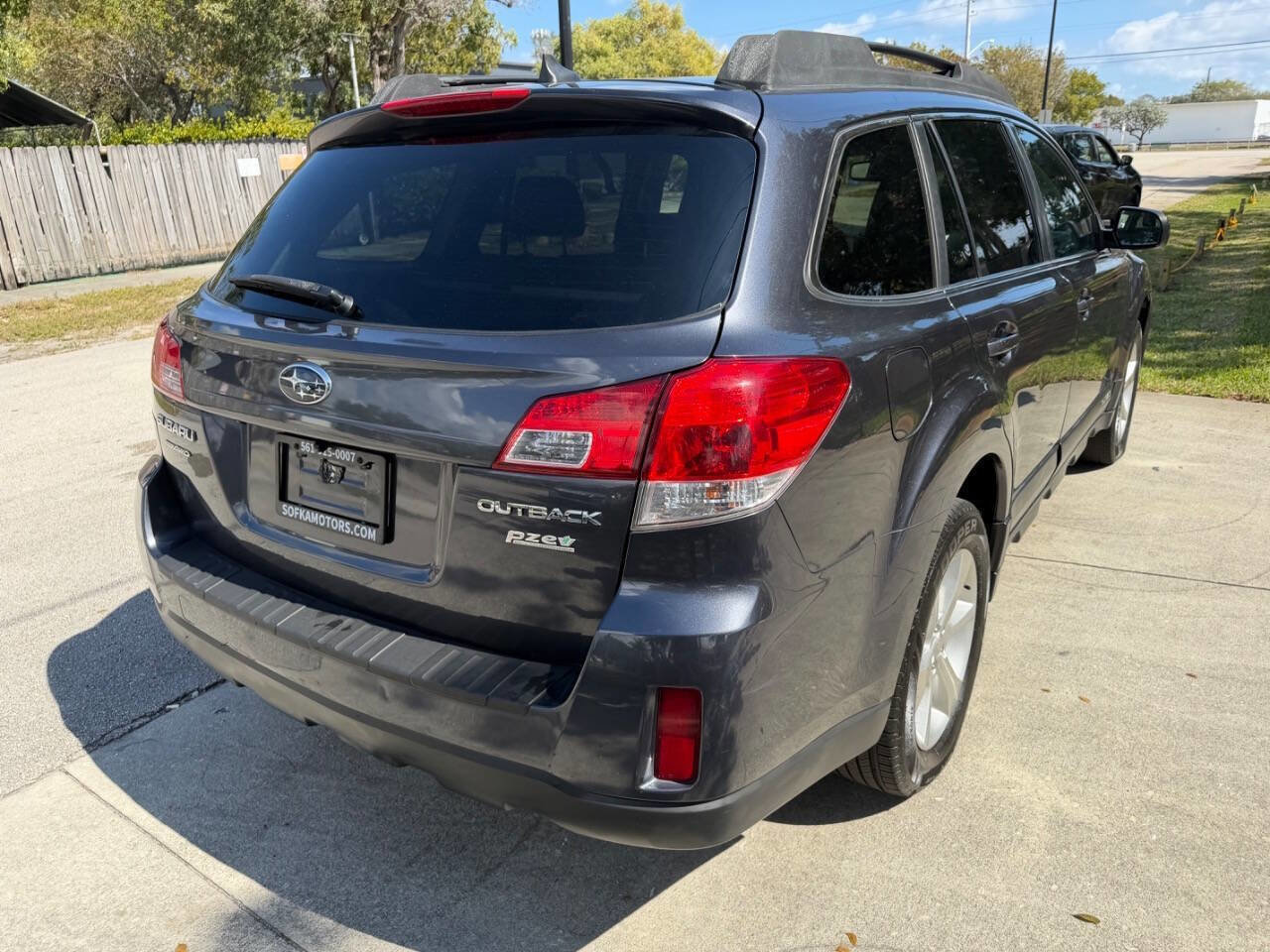 Used 2013 Subaru Outback 2.5i Limited w/ Moonroof Pkg image 7