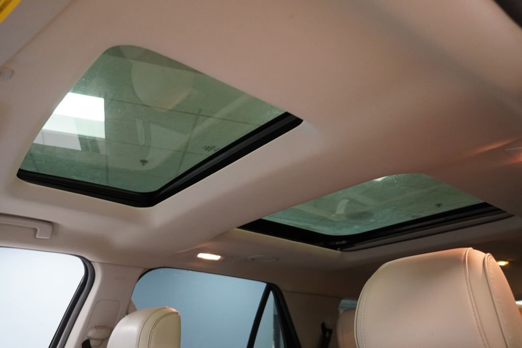 Used 2017 Ford Explorer Platinum image 4