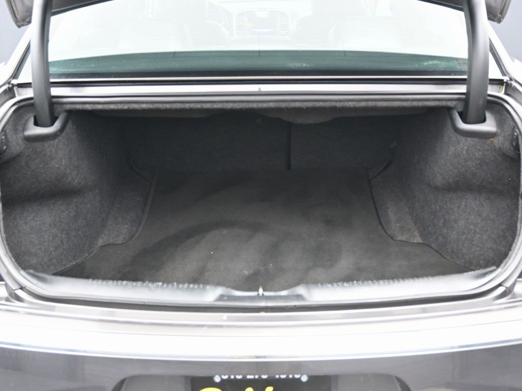 Used 2019 Chrysler 300 Limited image 15