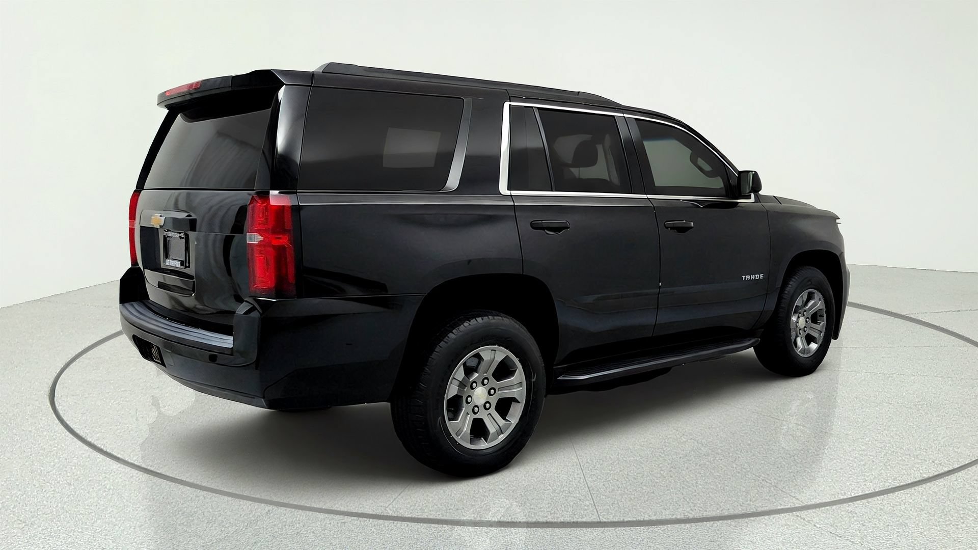 Used 2019 Chevrolet Tahoe LS AWD/4WD image 5