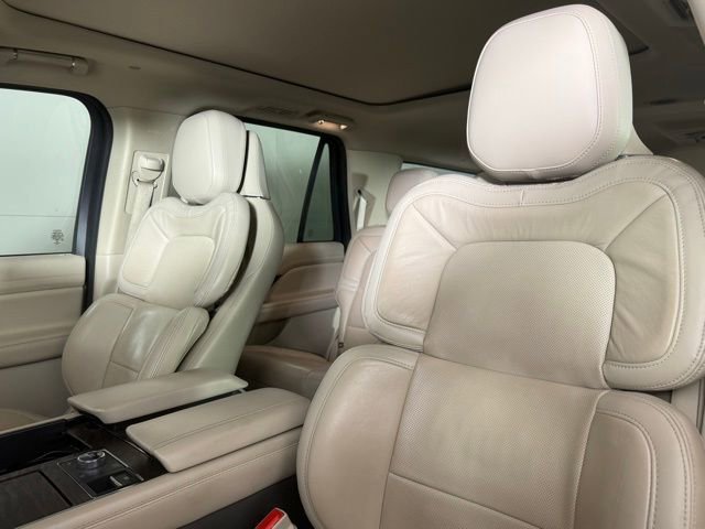 Used 2020 Lincoln Navigator L Reserve w/ Luxury Package AWD/4WD image 5