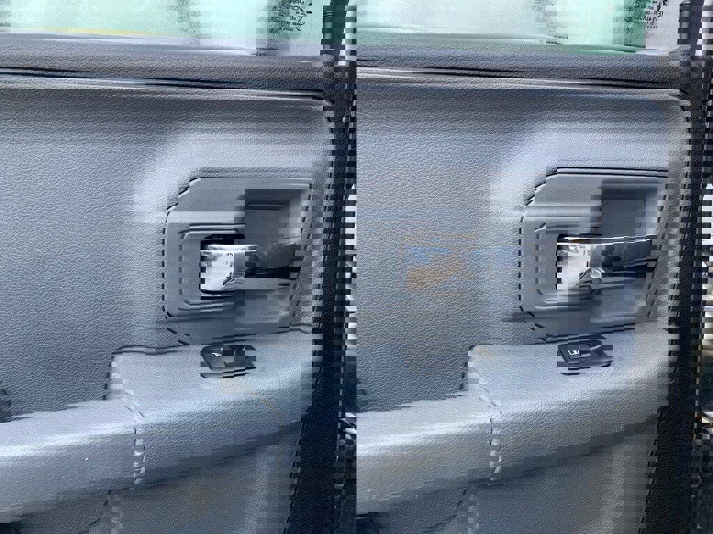 Used 2024 RAM 1500 Classic SLT image 12