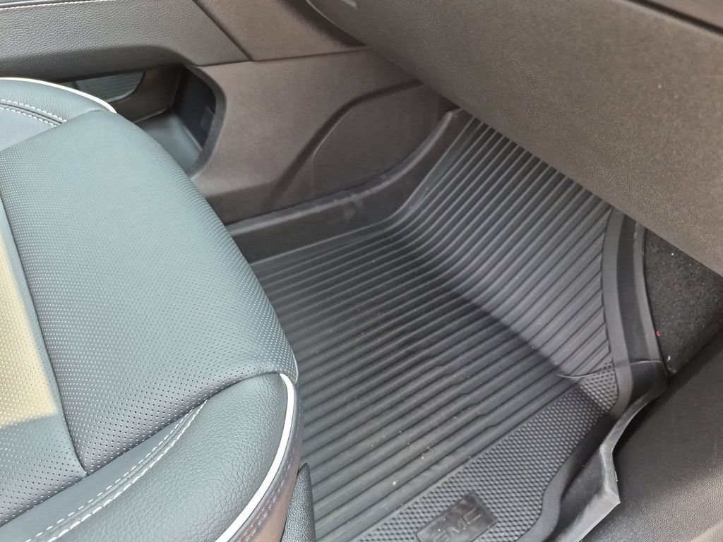 New 2027 GMC Acadia Denali w/ LPO, Floor Liner Package FWD image 40