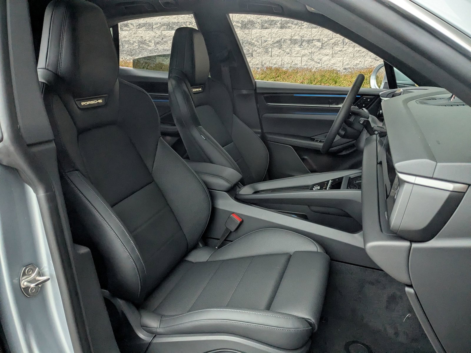New 2025 Porsche Macan 4 Electric AWD/4WD image 26