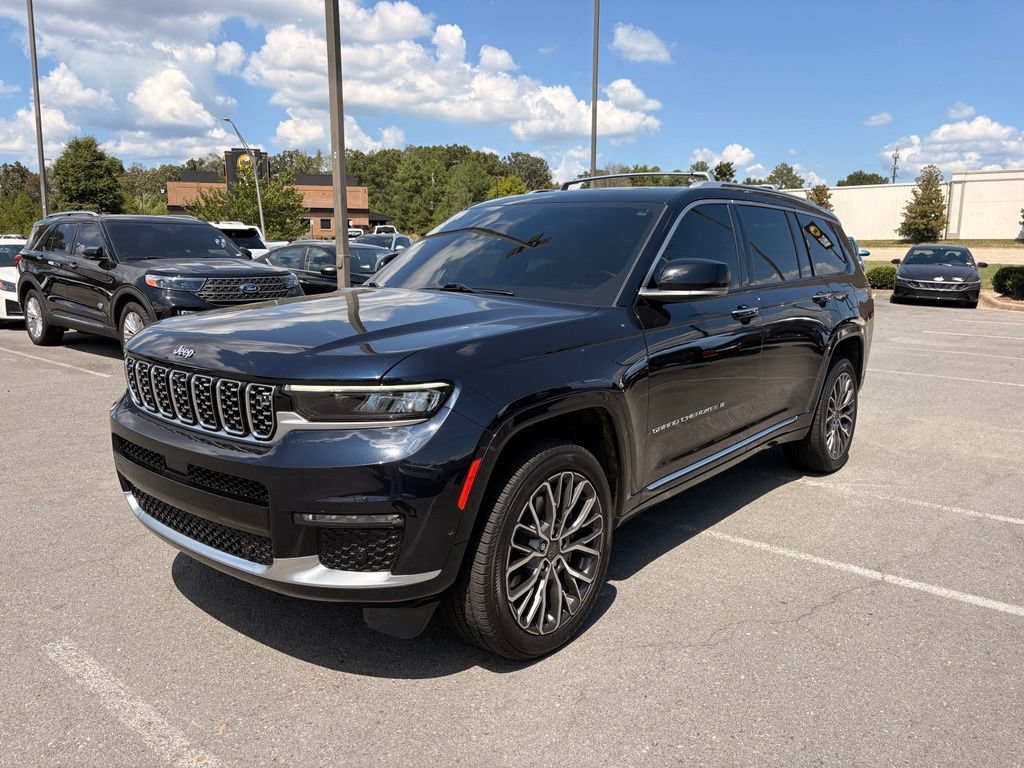Used 2023 Jeep Grand Cherokee L Summit AWD/4WD image 3