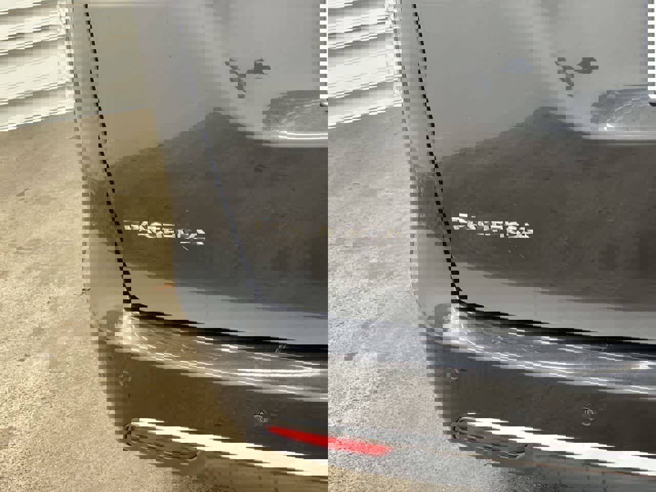 Used 2023 Chrysler Pacifica Limited image 10