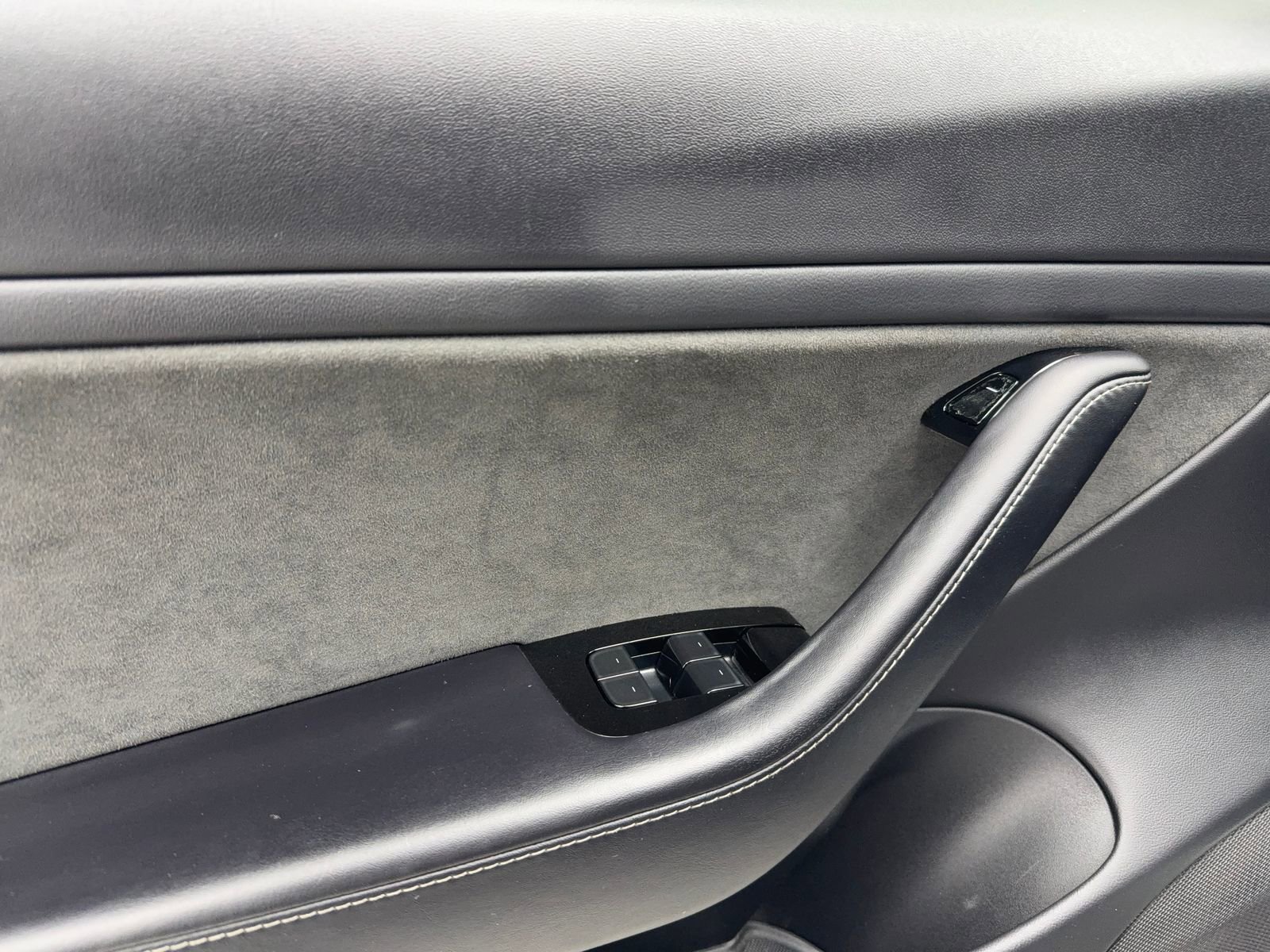 Used 2018 Tesla Model 3 Long Range image 35