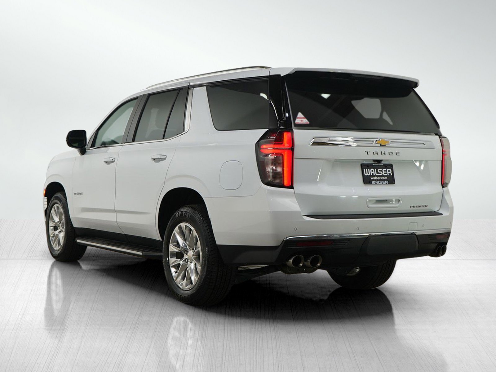 Used 2024 Chevrolet Tahoe Premier AWD/4WD image 4