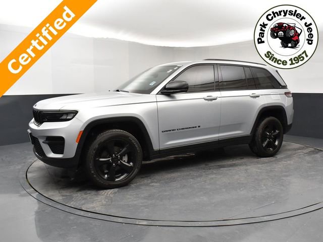 Certified 2023 Jeep Grand Cherokee Altitude image 3