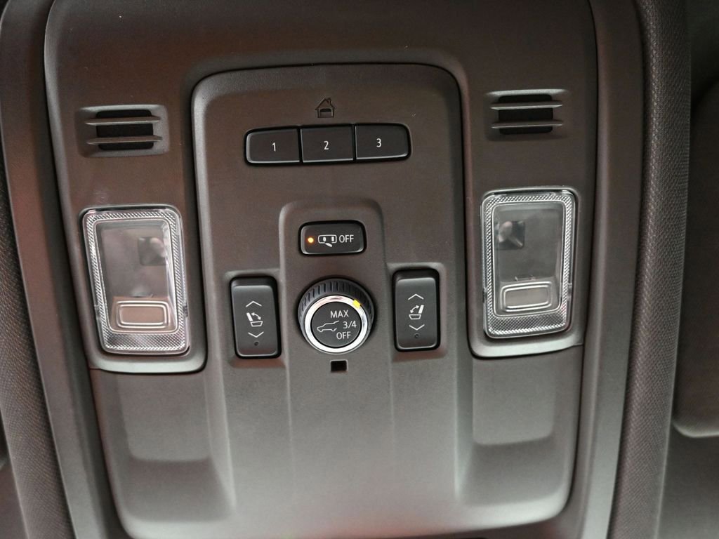 Used 2023 GMC Yukon XL SLT w/ SLT Luxury Package AWD/4WD image 23