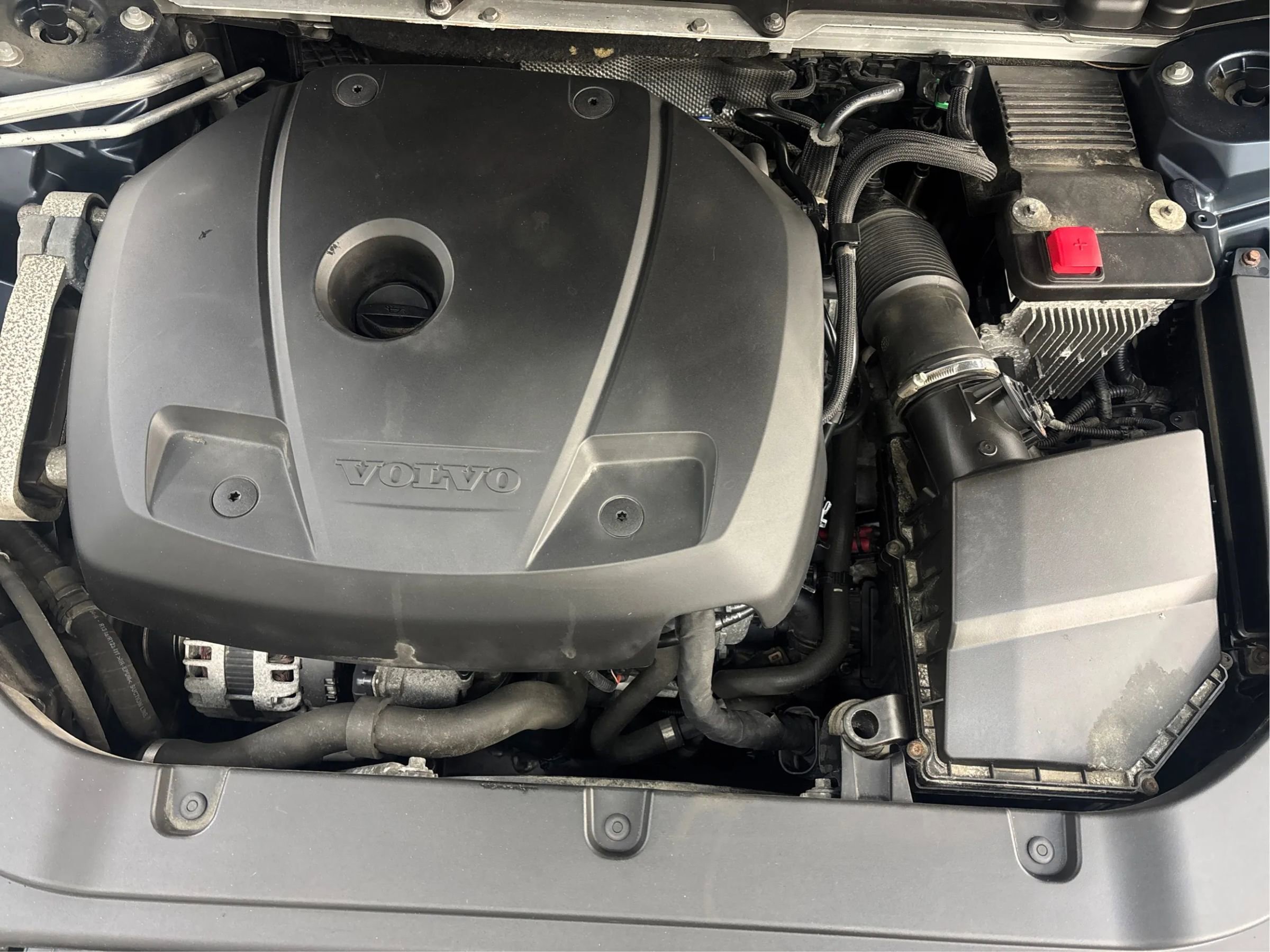 Used 2019 Volvo XC60 T5 Momentum w/ Multimedia Package image 31