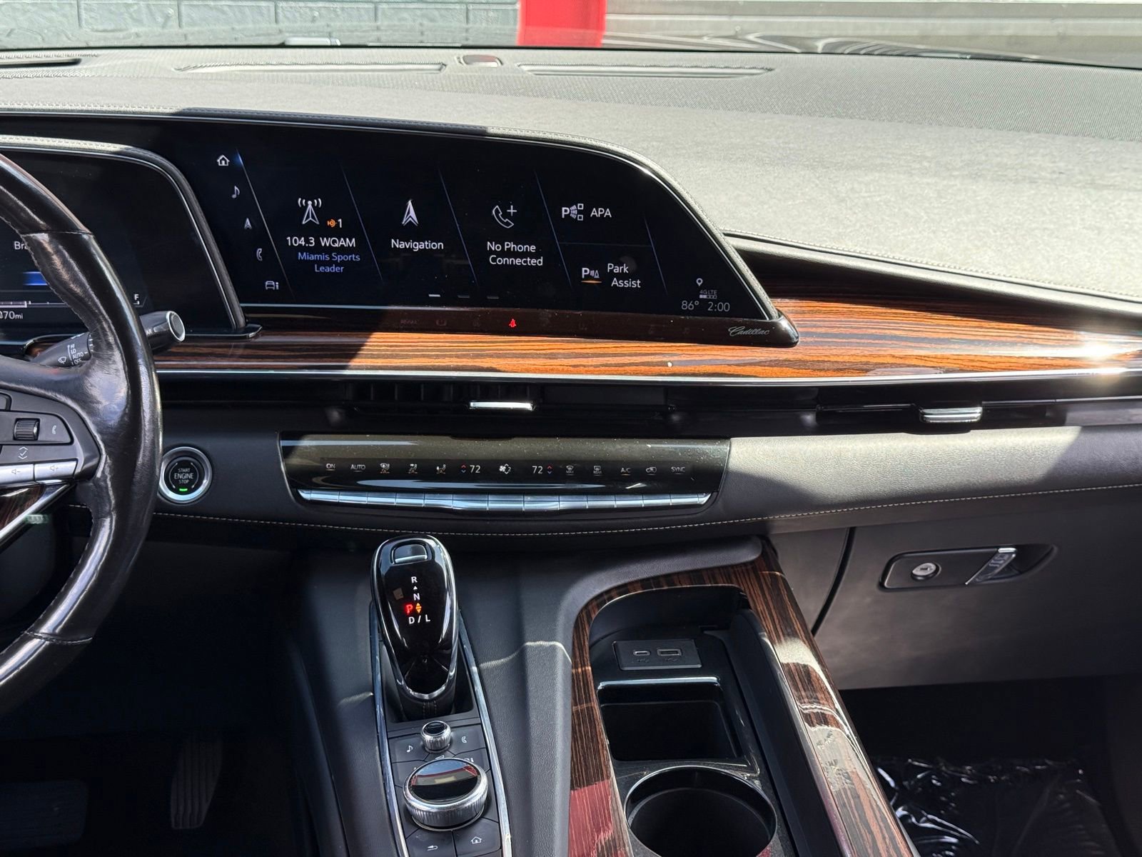 Used 2023 Cadillac Escalade Premium Luxury image 28