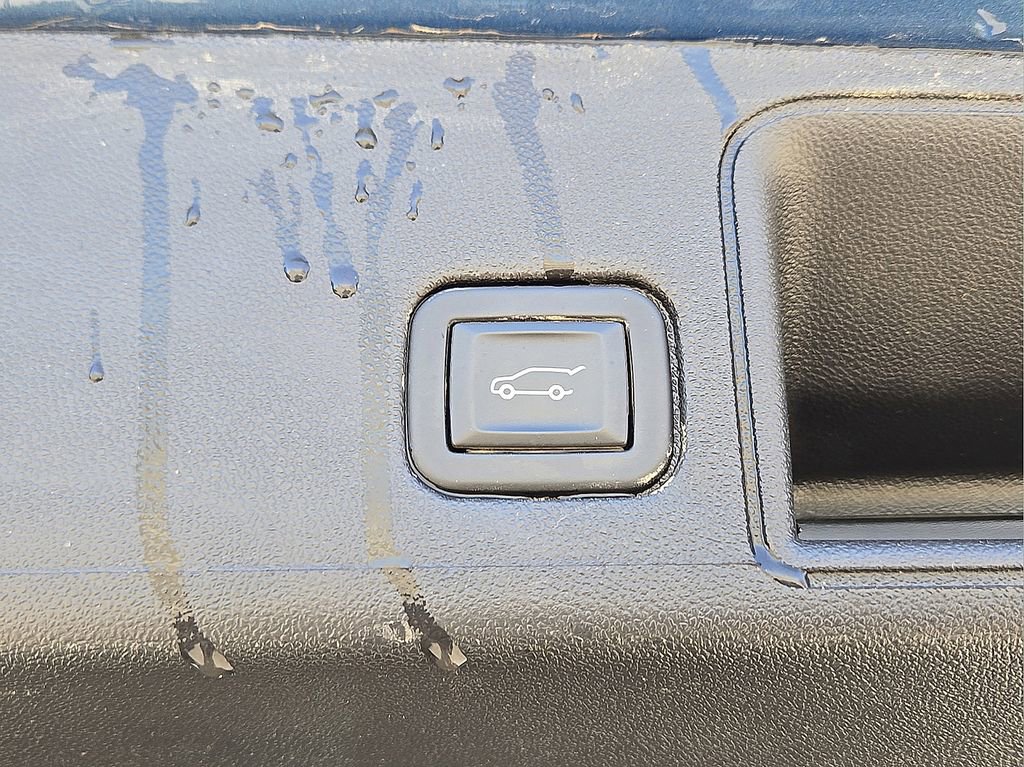 Used 2024 GMC Terrain SLE w/ Driver Convenience Package image 14