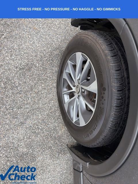 Used 2017 Toyota RAV4 XLE w/ Convenience Package image 13