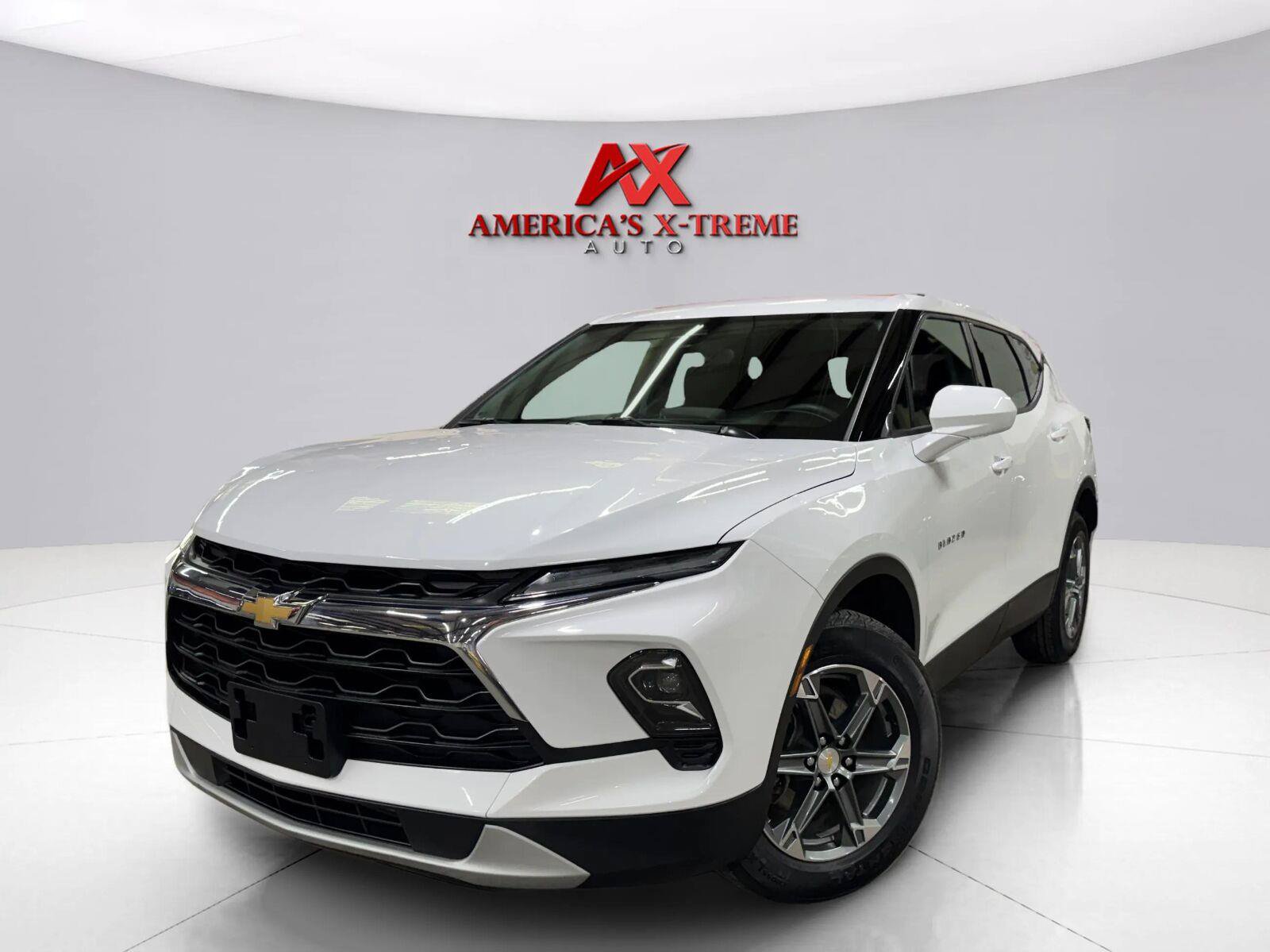 Used 2024 Chevrolet Blazer LT FWD image 1