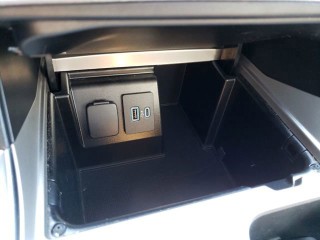 Used 2020 Ford Explorer Limited w/ Class III Trailer Tow Package image 30