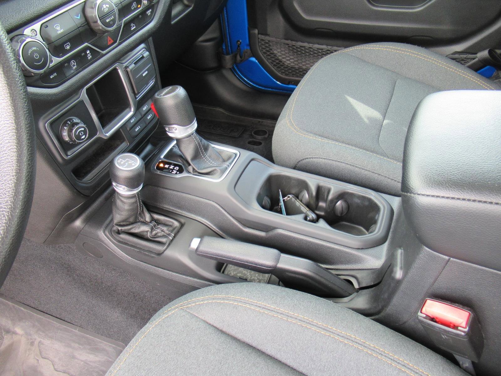 Used 2024 Jeep Gladiator Sport AWD/4WD image 19
