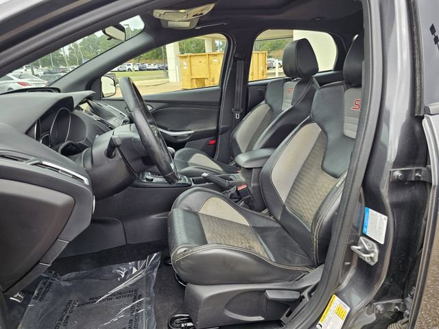 Certified 2018 Ford Focus ST w/ Equipment Group 401A image 12