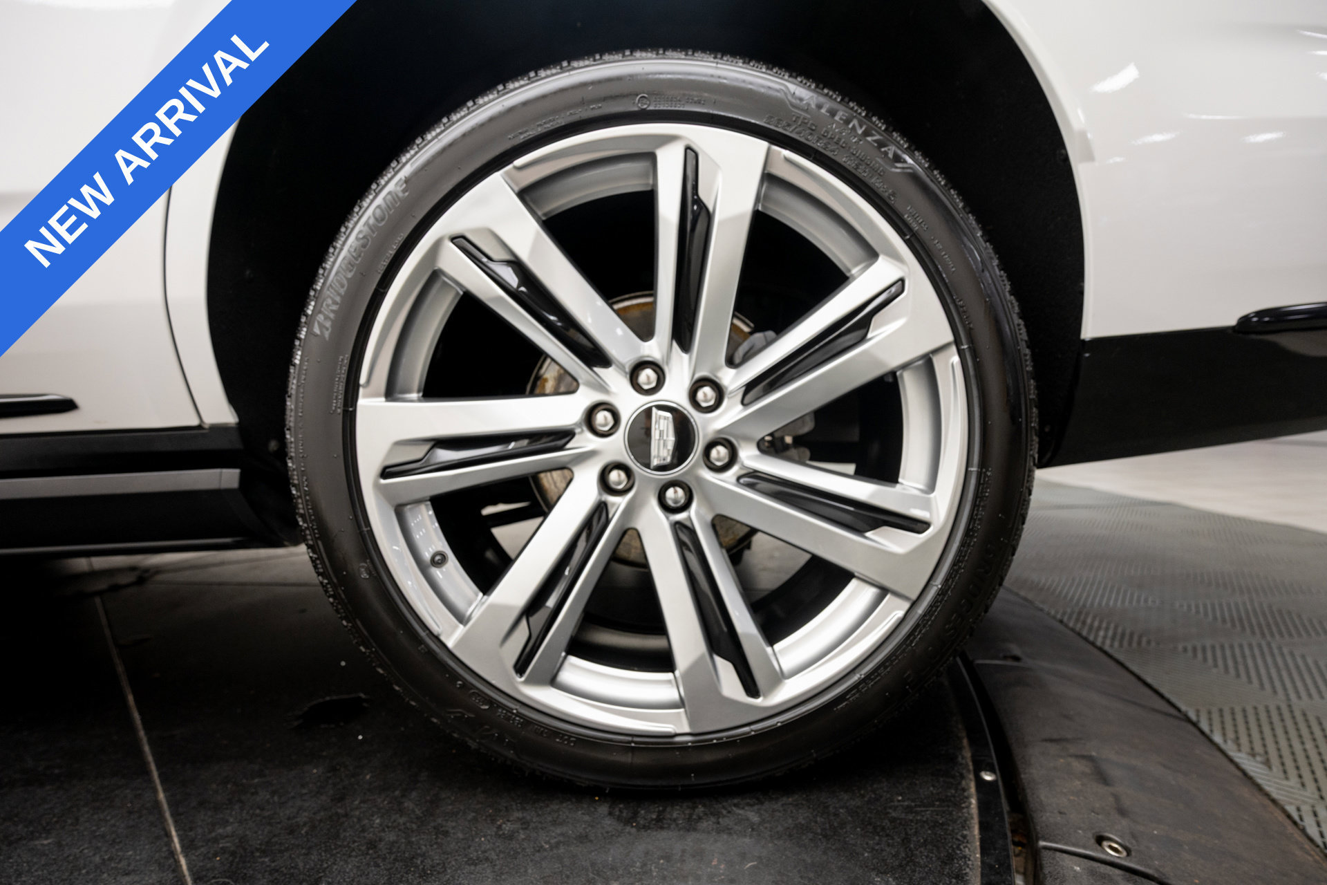 Used 2025 Cadillac Escalade Sport Platinum w/ LPO, Floor Liner Package AWD/4WD image 23