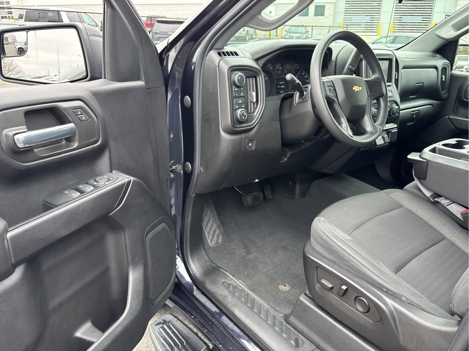 Certified 2022 Chevrolet Silverado 1500 Custom w/ LPO, Dark Essentials Package AWD/4WD image 7