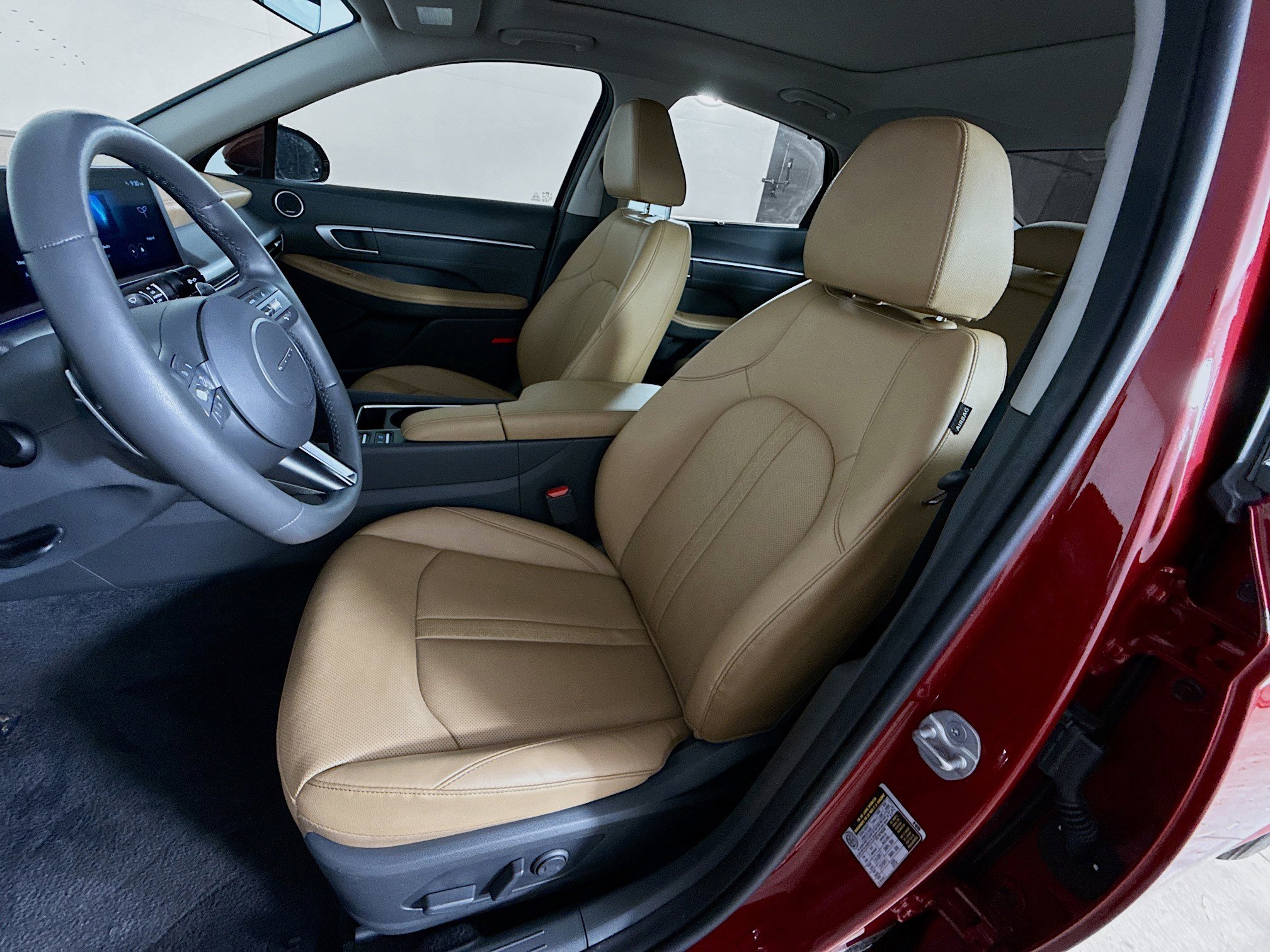 Used 2025 Hyundai Sonata Limited FWD image 26