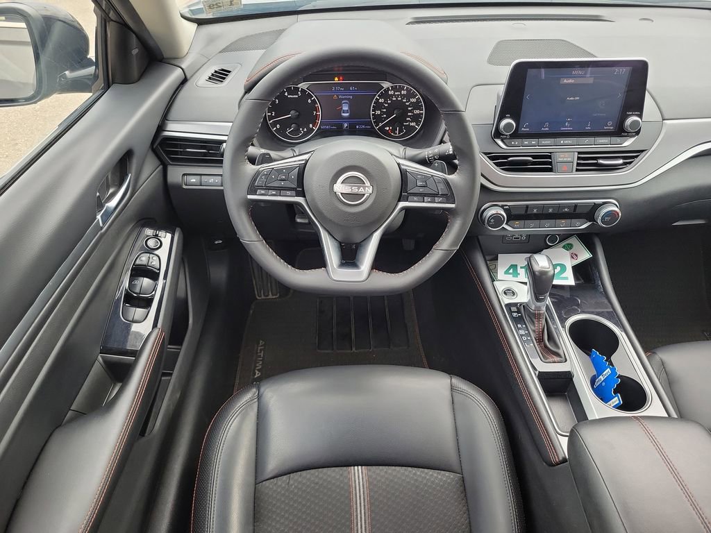 Used 2024 Nissan Altima 2.5 SR image 11